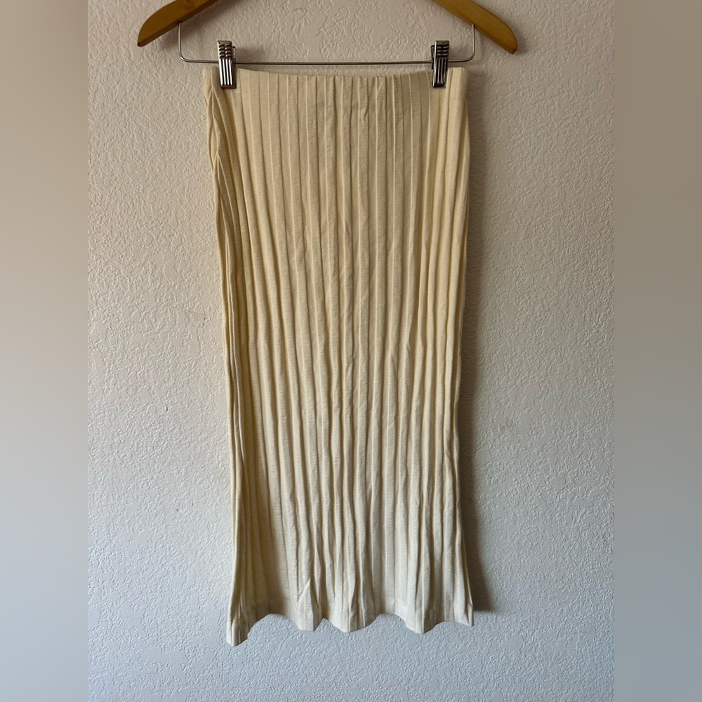 Zara Ribbed Cream Maxi Skirt- Size Small NWT